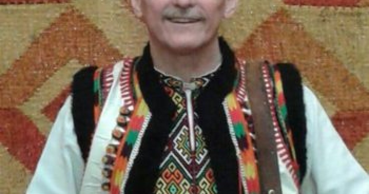 Під чіткі звуки барабанів багатоголосих